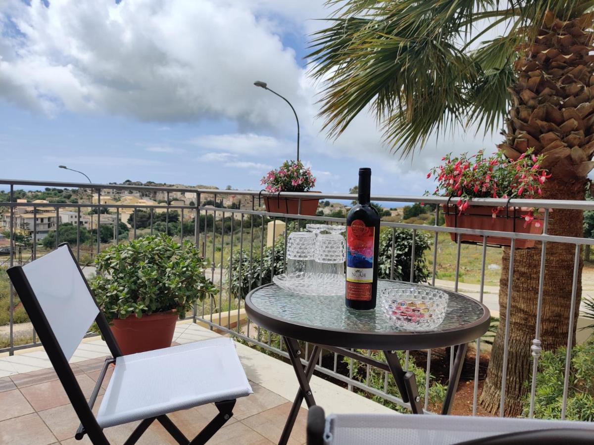 Raggi Di Sole Bed and Breakfast Custonaci Eksteriør billede